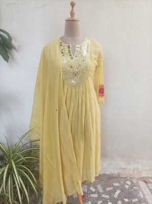 Lemon yellow pure Mul Cotton kurti set 