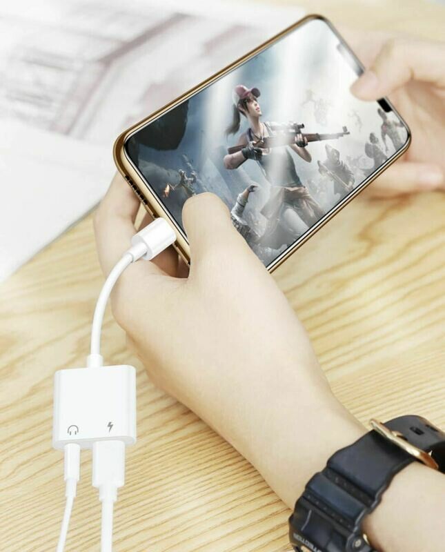 Dual Adaptor For iPhone 2 x Lightning Inputs Or AUX 3.5mm - Listen To Music And Charge