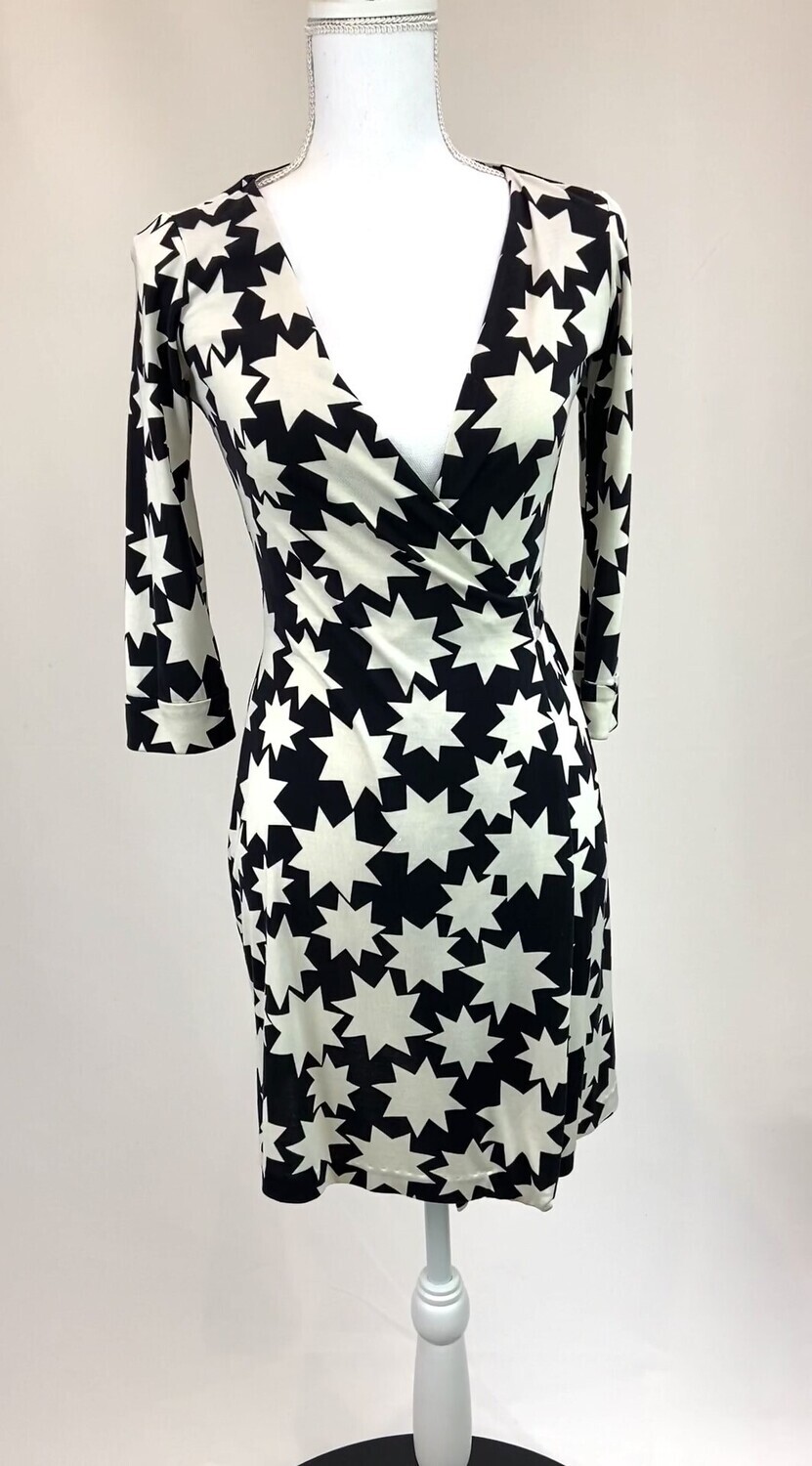 Diane Von Furstenberg, Black/Ivory Star Print Wrap Side Tie Silk 3/4 Slv Dress, Size US0