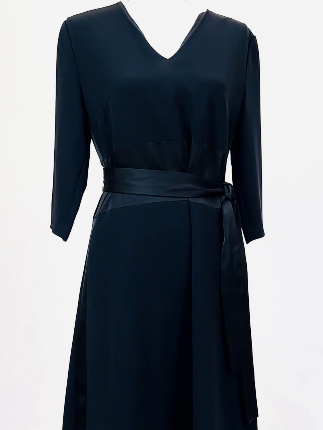 Boss Hugo Boss, Black V-Neck Panelled 3/4 Slv Dress W/Tie Belt, Size US6/UK10