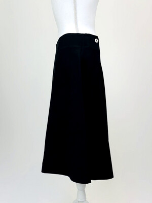 Marimekko, Black/Silver Button Pleat A-Line Midi Skirt, Size 40