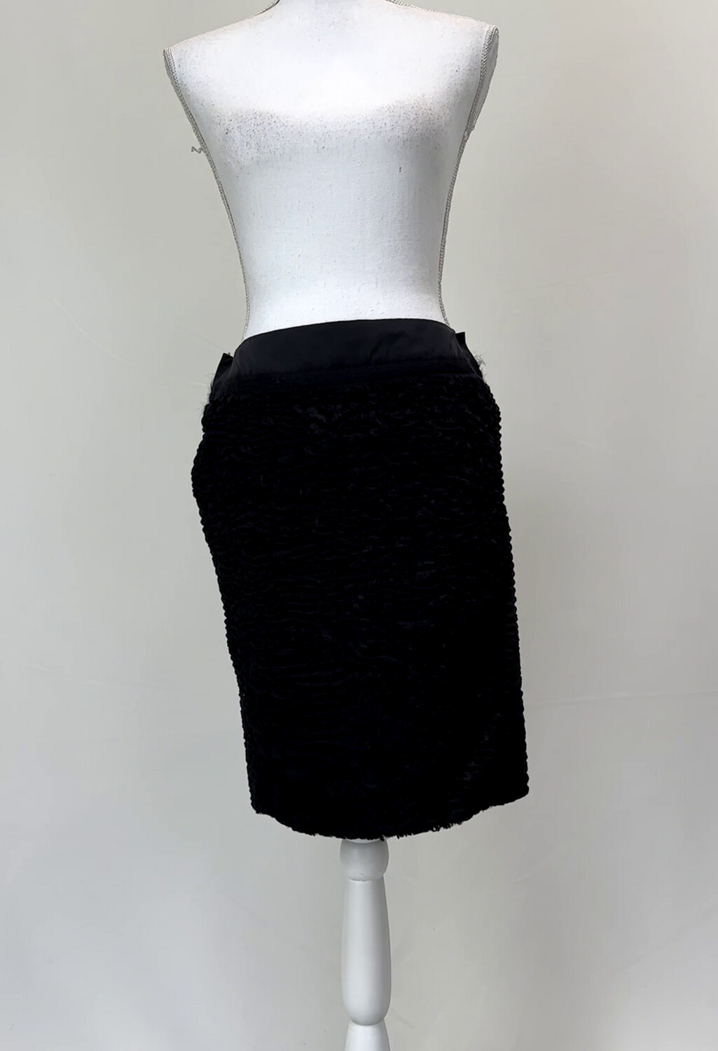 S&#39;Max Mara, Black Textured Velvet Skirt, Size US4/GB6