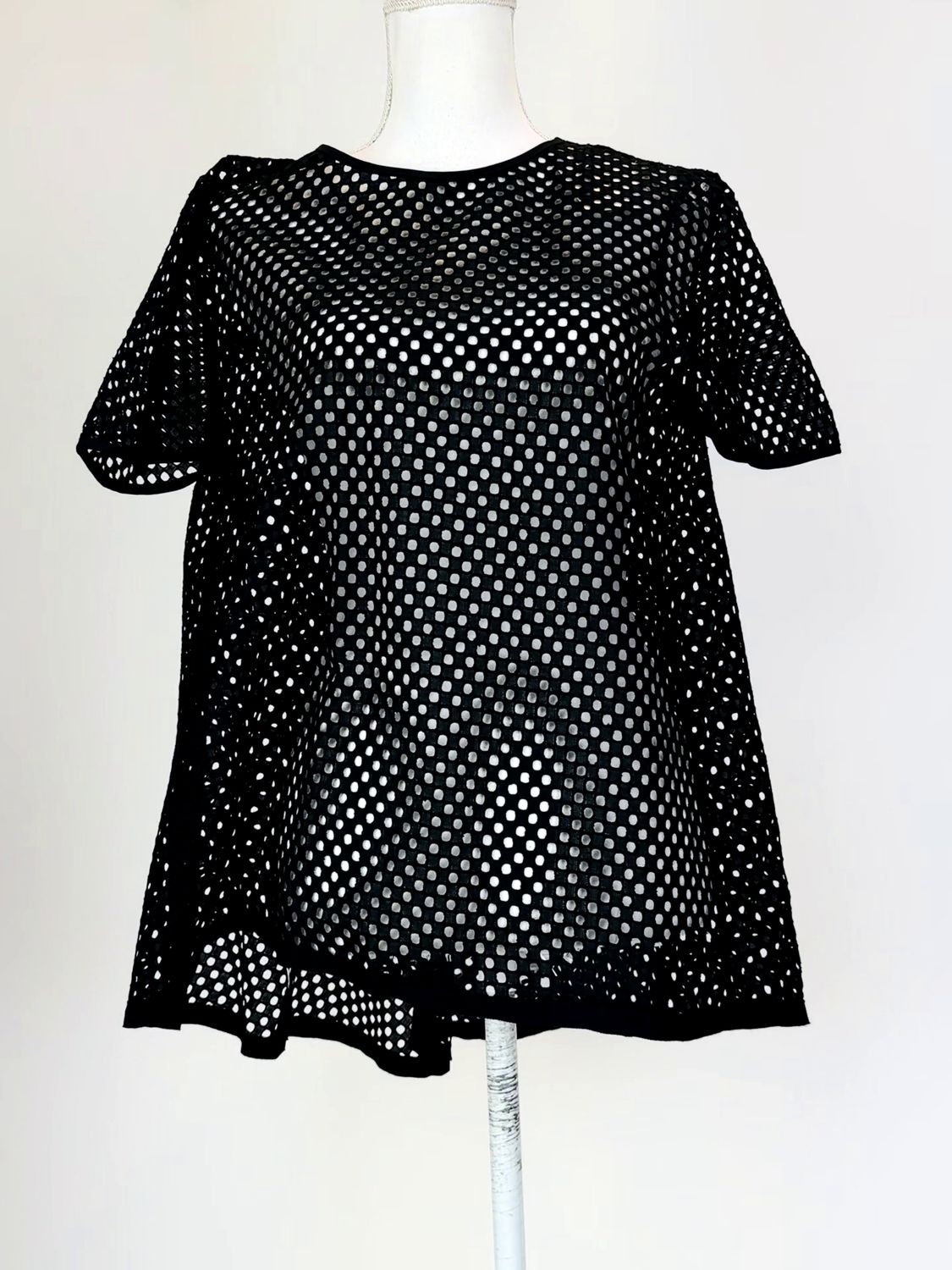 Scanlan Theodore, Black Cutout Square Embroidery Lace S/Slv Drop Hem Flare Top, Size 10