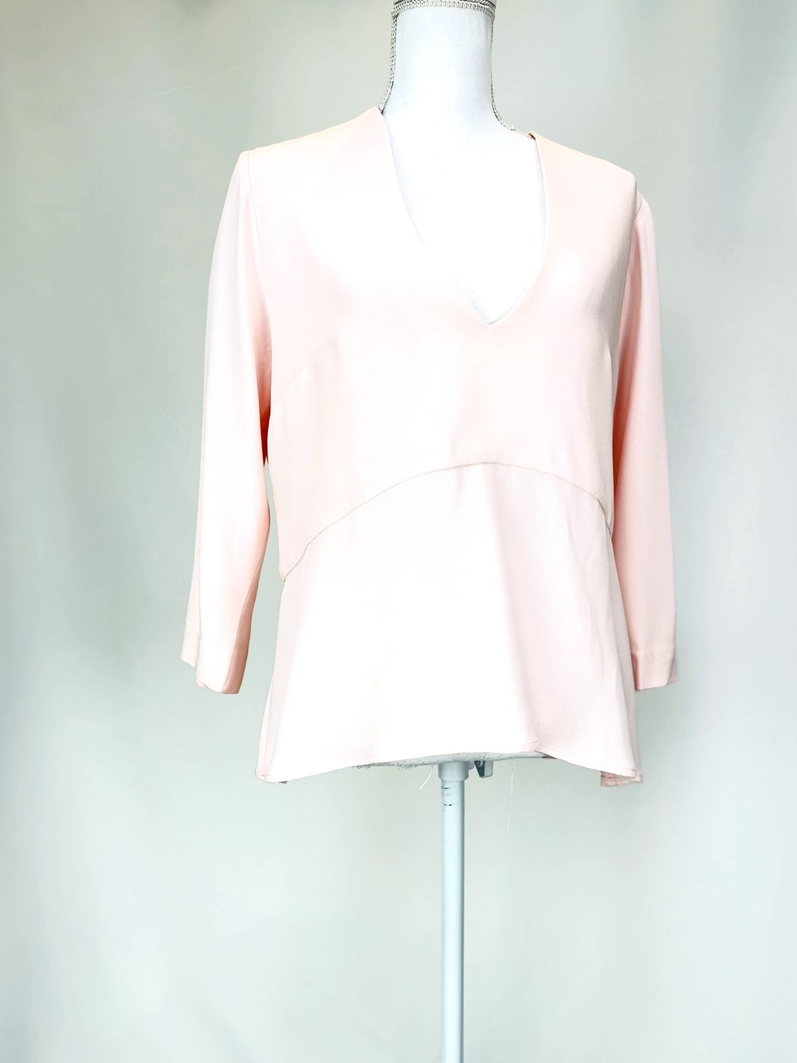 Rebecca Vallance, Soft Pink Deep V-Neck Drop Hem 3/4 Slv Top W/Back Tab, Size 12