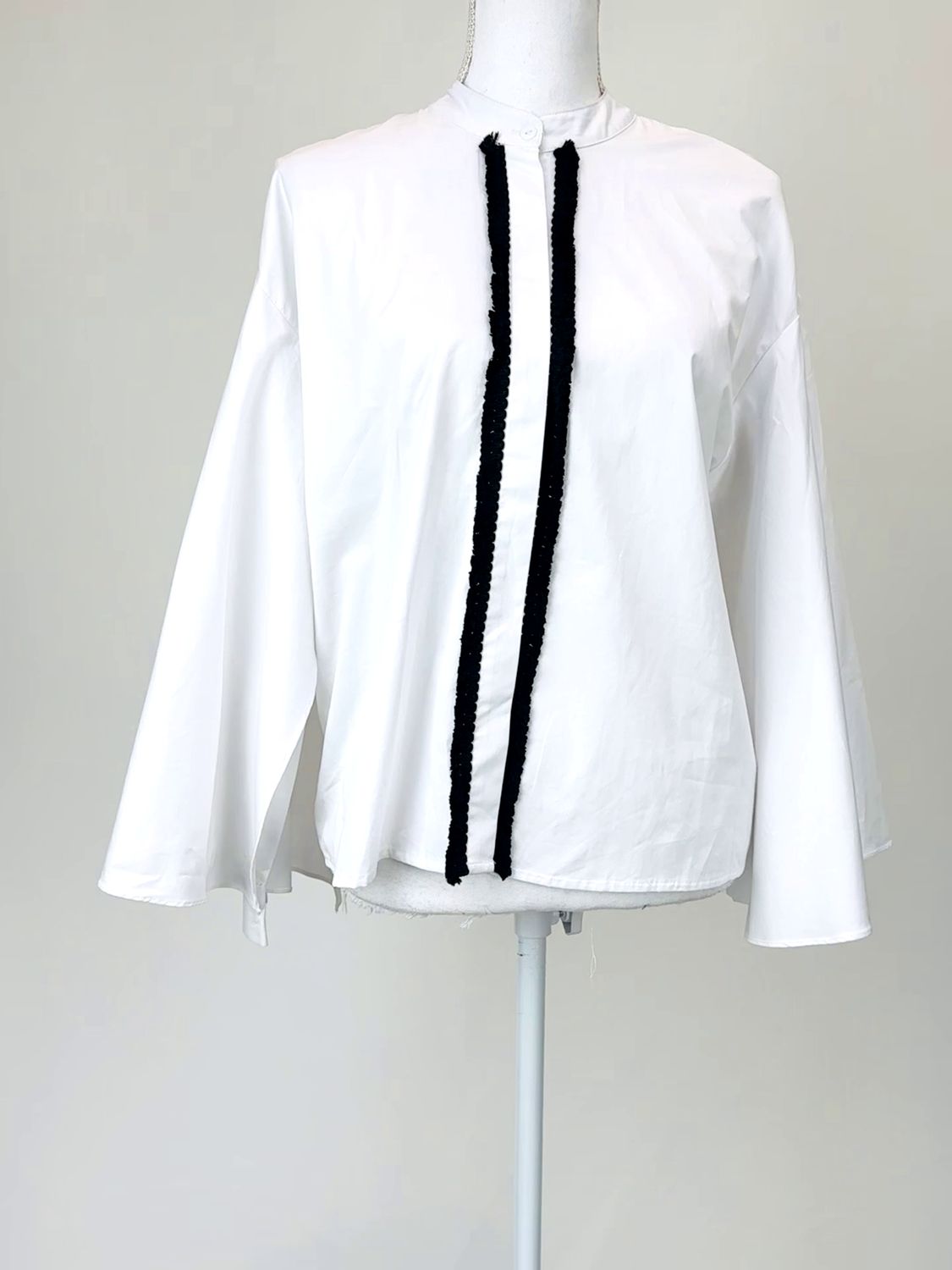 Ilianabassiana, White/Black Tassel Braid Trim Full Flare L/Slv Shirt, Size M/L