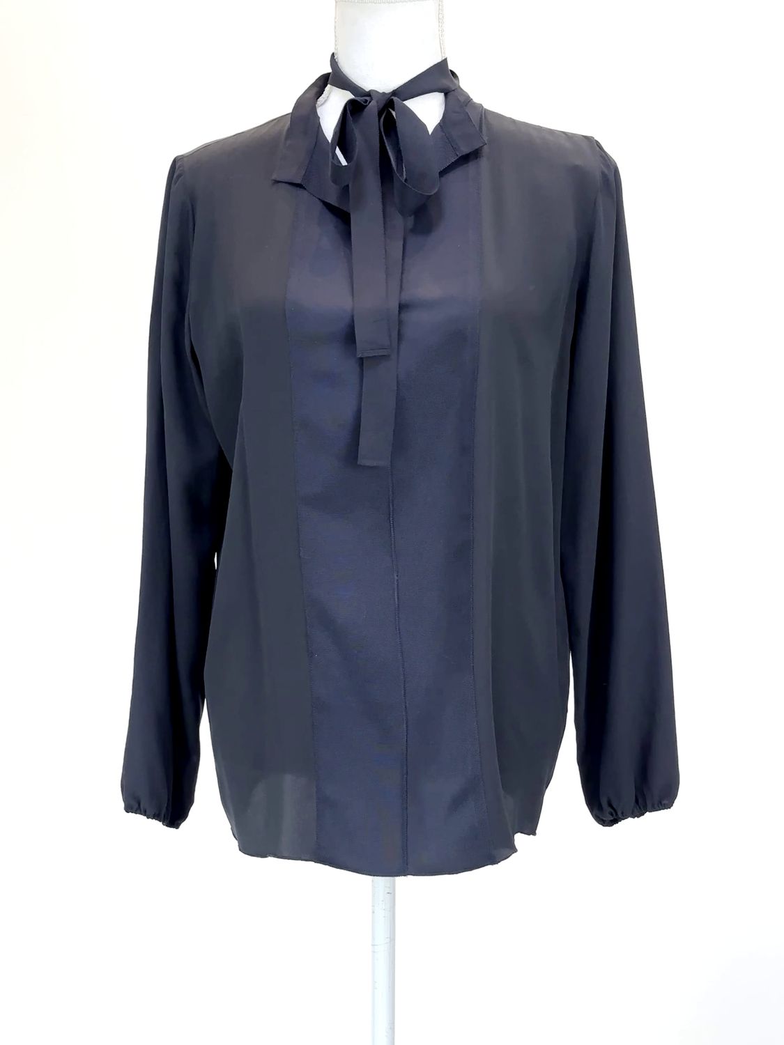 Scanlan Thoedore, Black Grosgrain Ribbon Tie Neck Slit Panel Front Silk L/Slv Blouse, Size 8