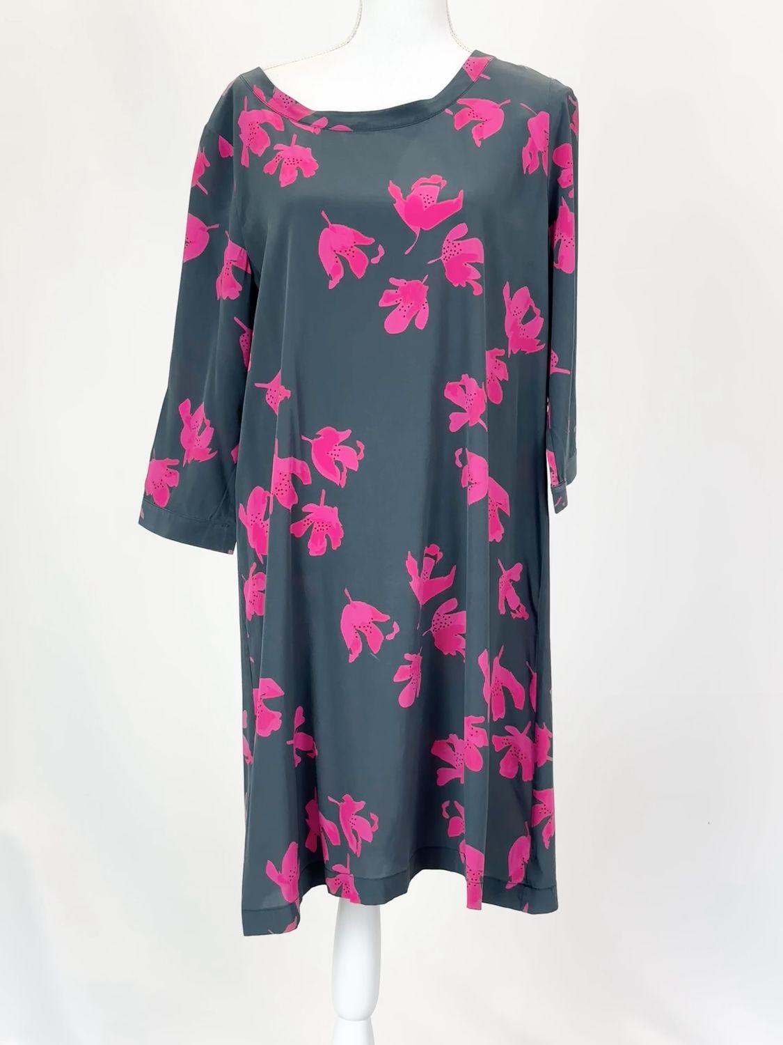 Tahlo, Grey/Pink Floral Print Str Silk 3/4 Slv Dress, Size 12