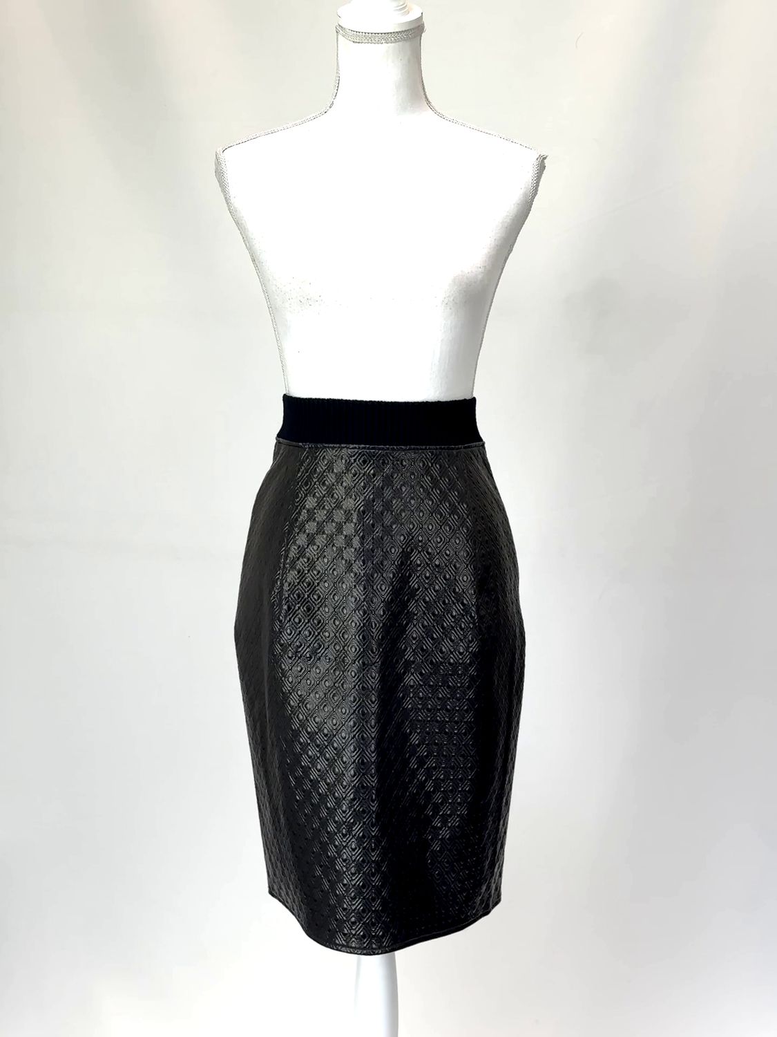 Scanlan Theodore, Black Embossed Rib Waist Zip Front Skirt , Size 10