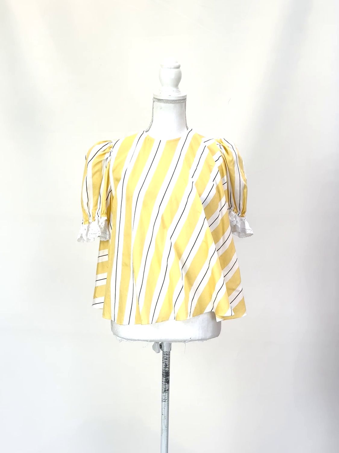 anna october, Yellow/White/Brown Diagonal Stripe Lace Trim Puff 1/2 Slv  Top , Size XL
