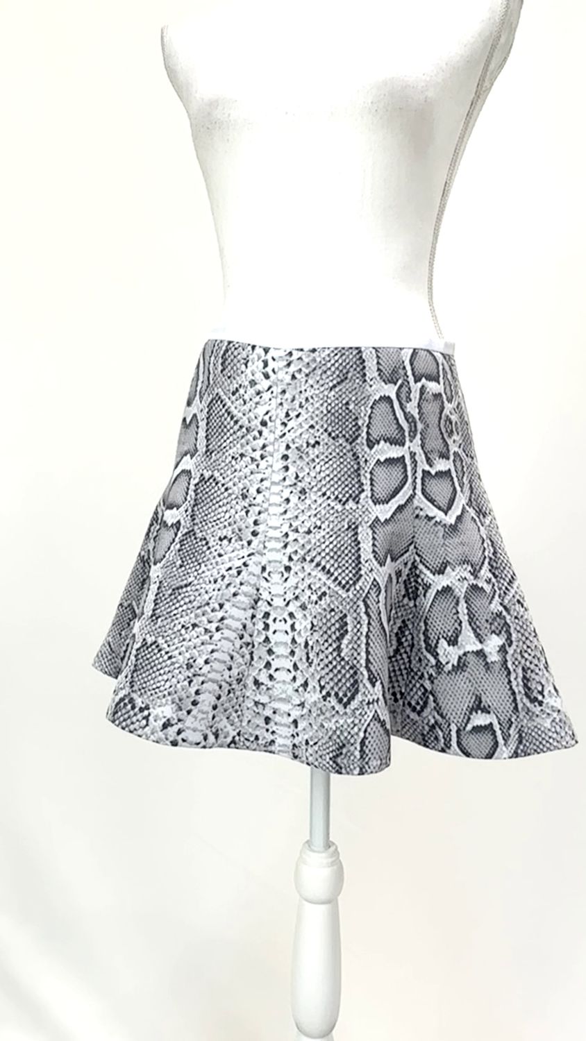 Camilla and Marc, White/Greys Reptile Print Flare Hem Mini Skirt, Size 6