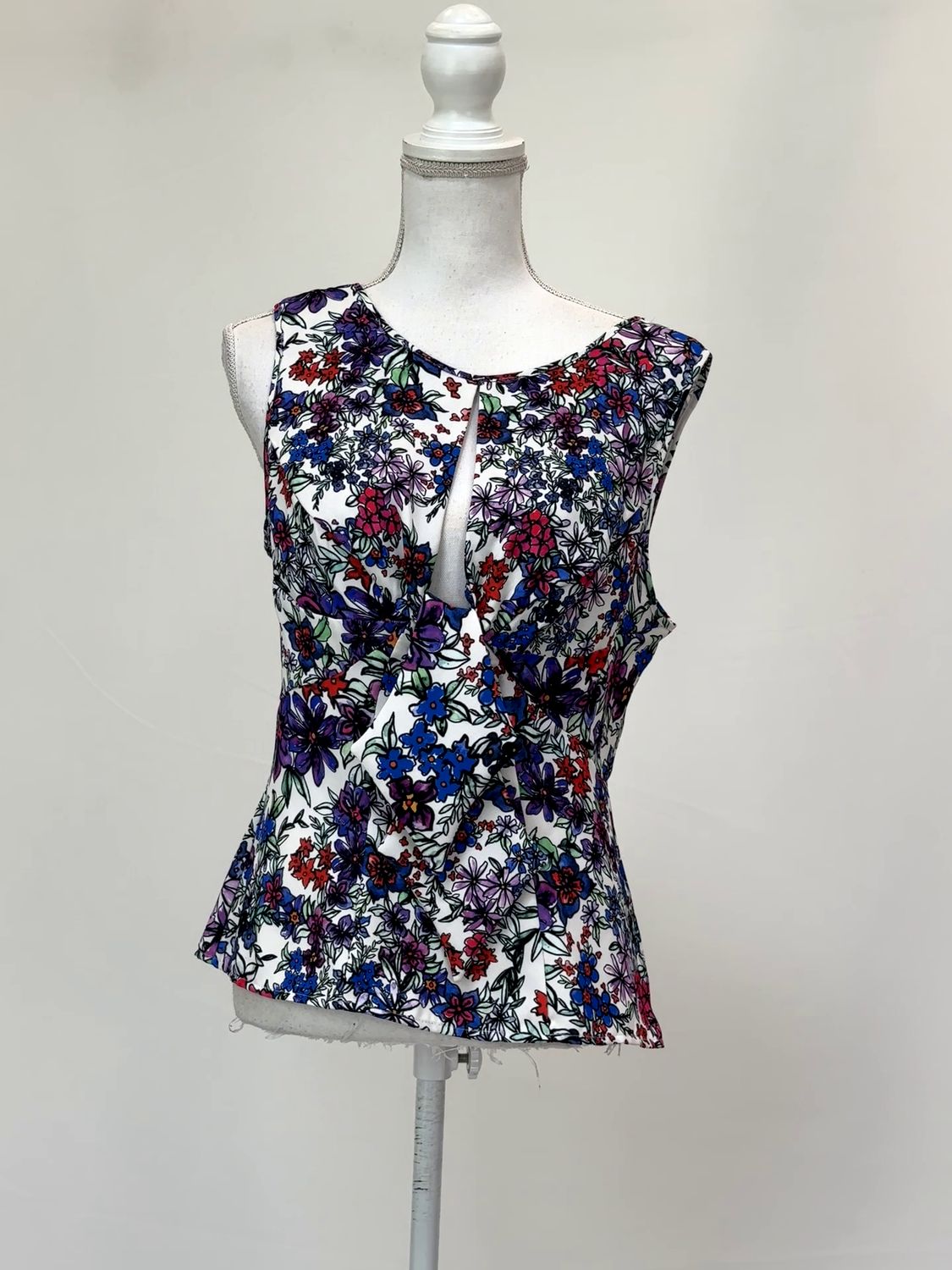 Scanlan Theodore, White/Multi  Floral Print Slit Tie Knot Front Strap Top, Size 12