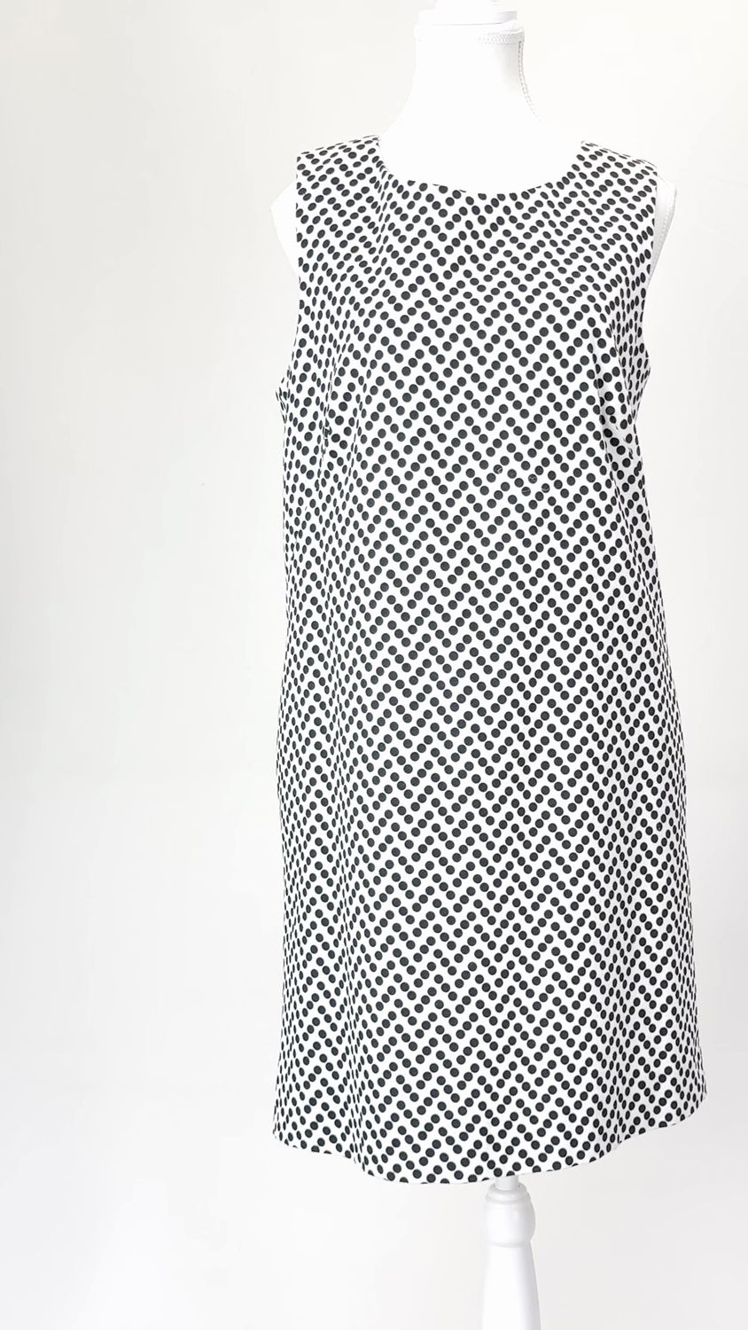 Peserico, White/Black Polka Dot Textured S/Less Shift Dress, Size 46