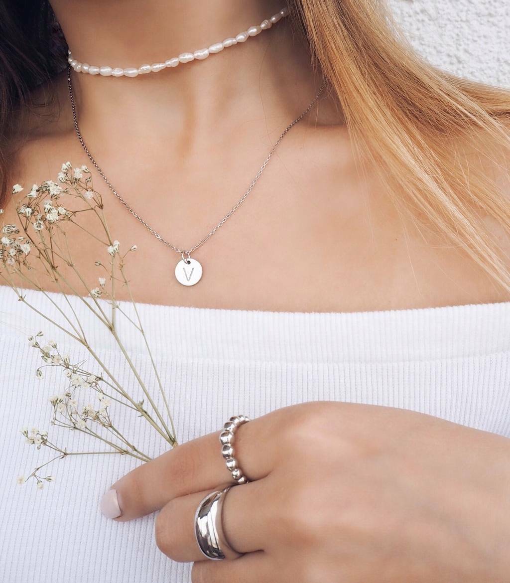 крупные украшения. жемчужный гарнитур украшения. красивые ювелирные украшения. чаще всего украшения. украшения 90х.