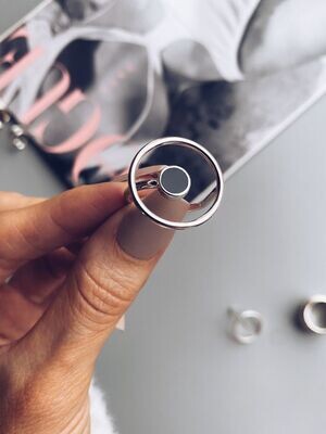 Кольцо СПУТНИК из серебра с ониксом