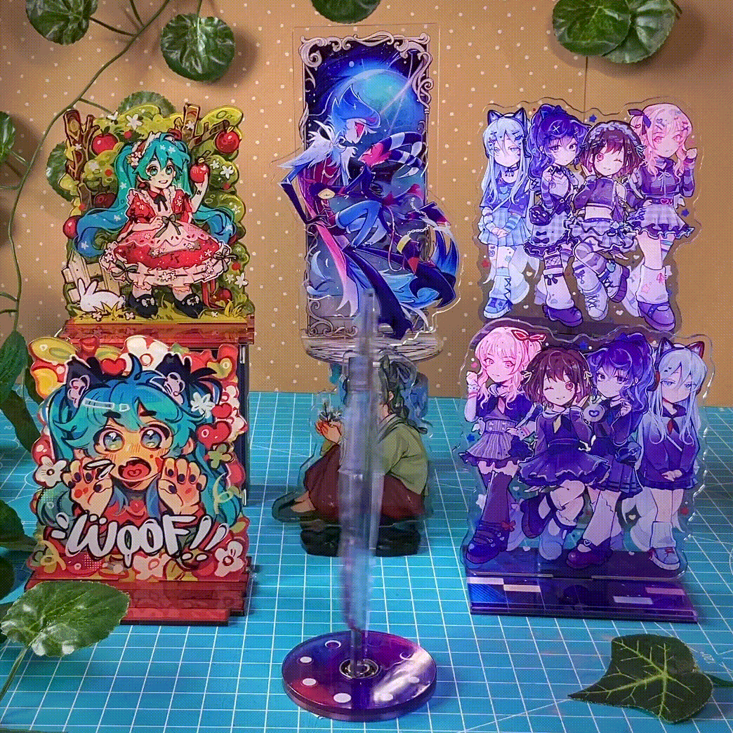 standees