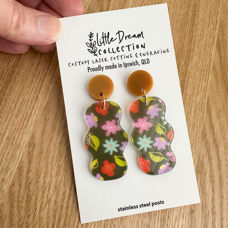 Scallop edge pattern Earrings