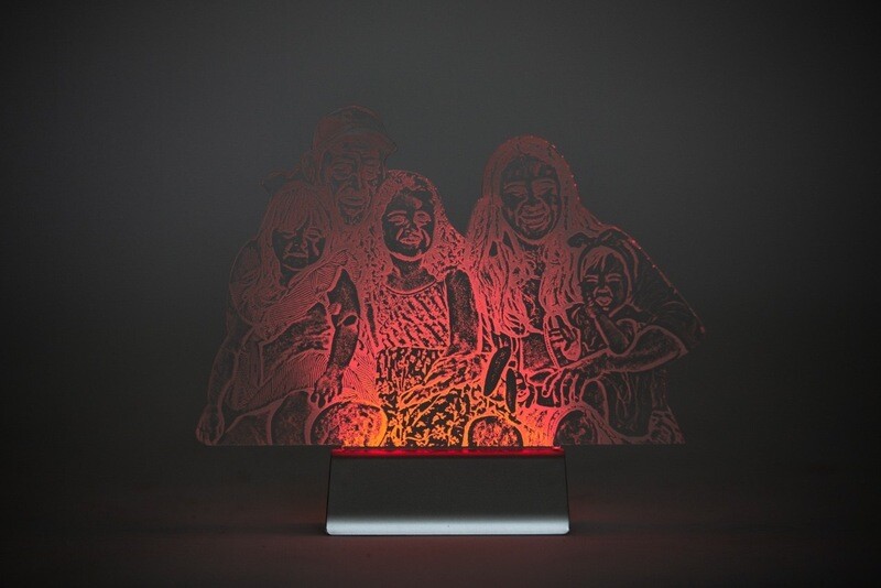 Foto En Silueta Con Luz de Colores