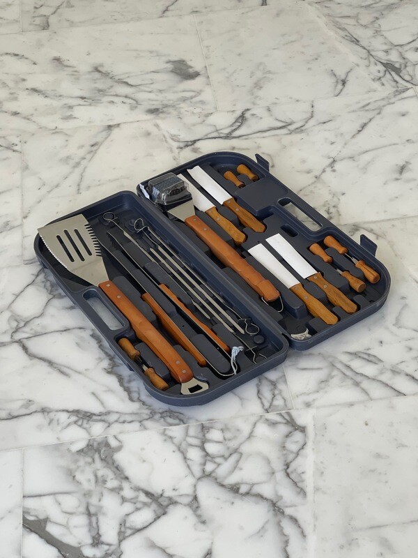 Set para barbacoa  BBQ en Caja 20 pcs.