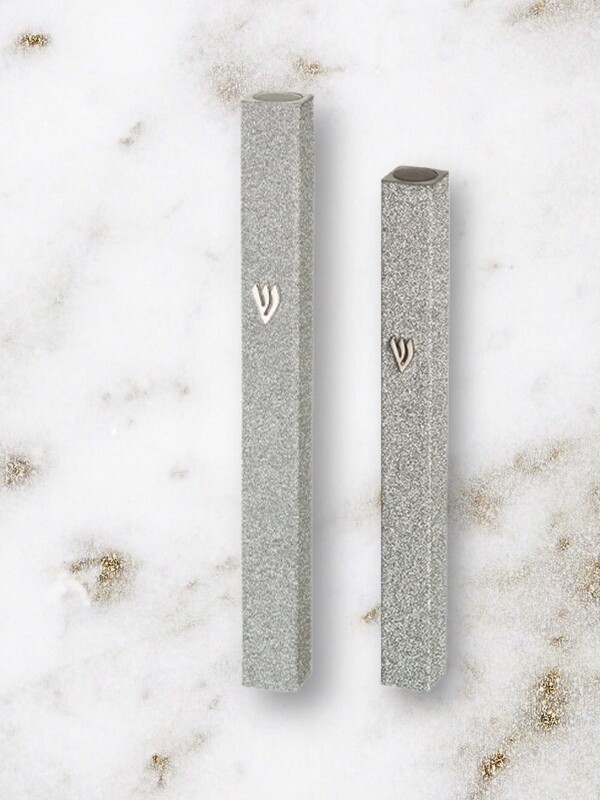 Mezuza de Aluminio Plateado -12 cm