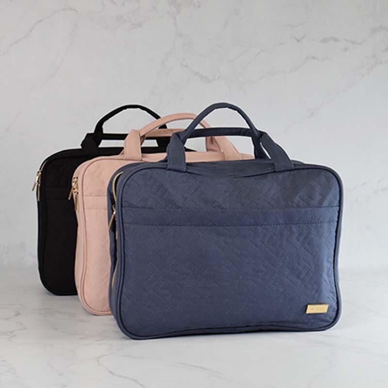 BOLSA DE VIAJE CON GANCHO Y ZIPPER MEDIANO