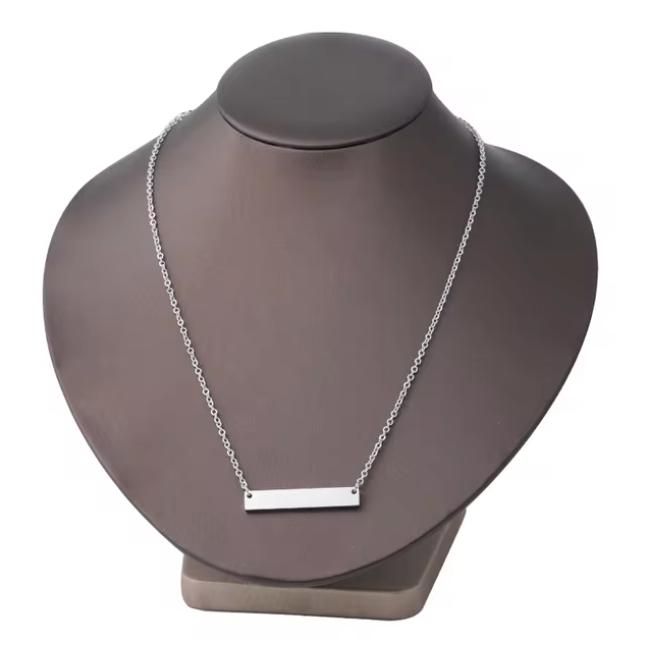 Collar con plaquita plateada de 16 cms