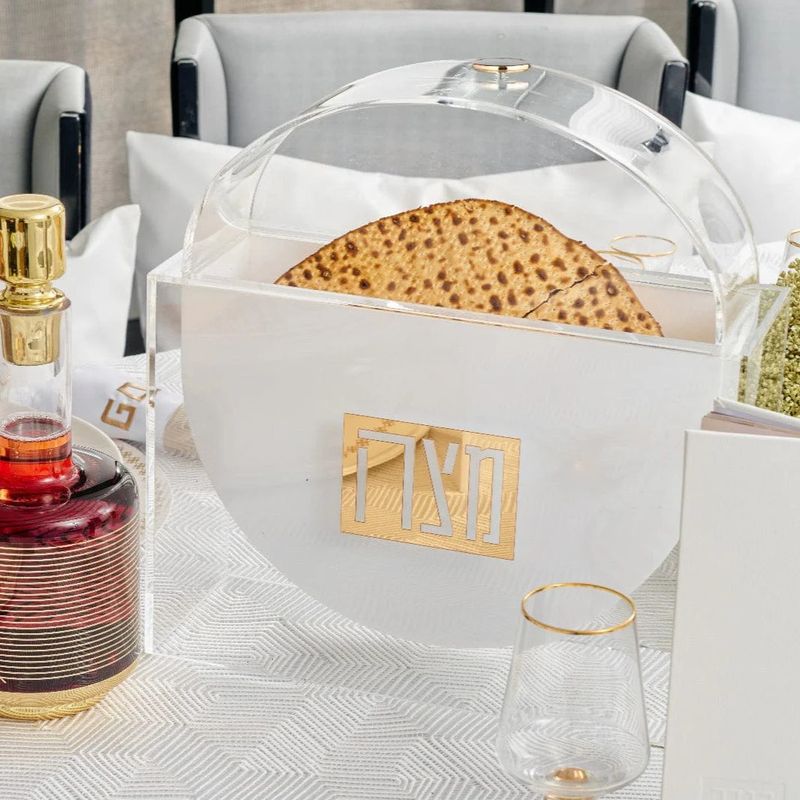 Caja de matza parada con toques Plateados