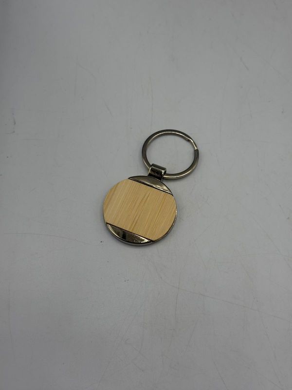 Llavero redondo con madera