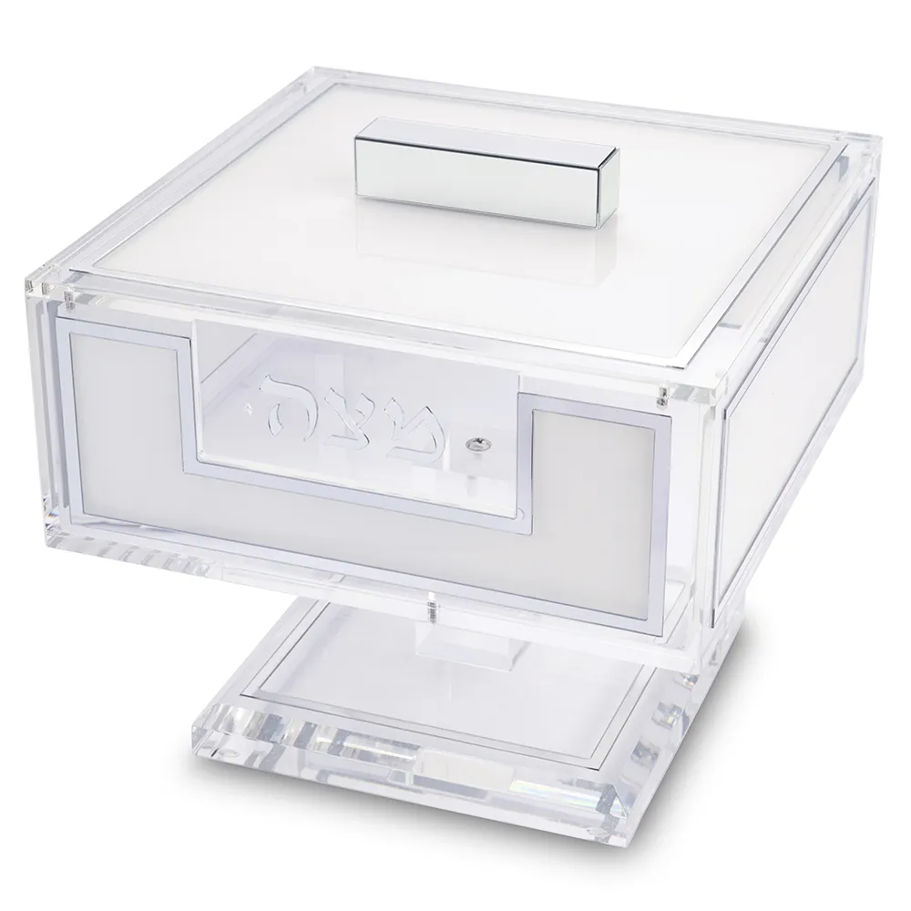 Caja para matza cuadrada en acrilico con plateado 22*22*20 cm