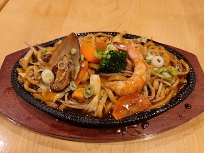 Seafood Yaki Udon