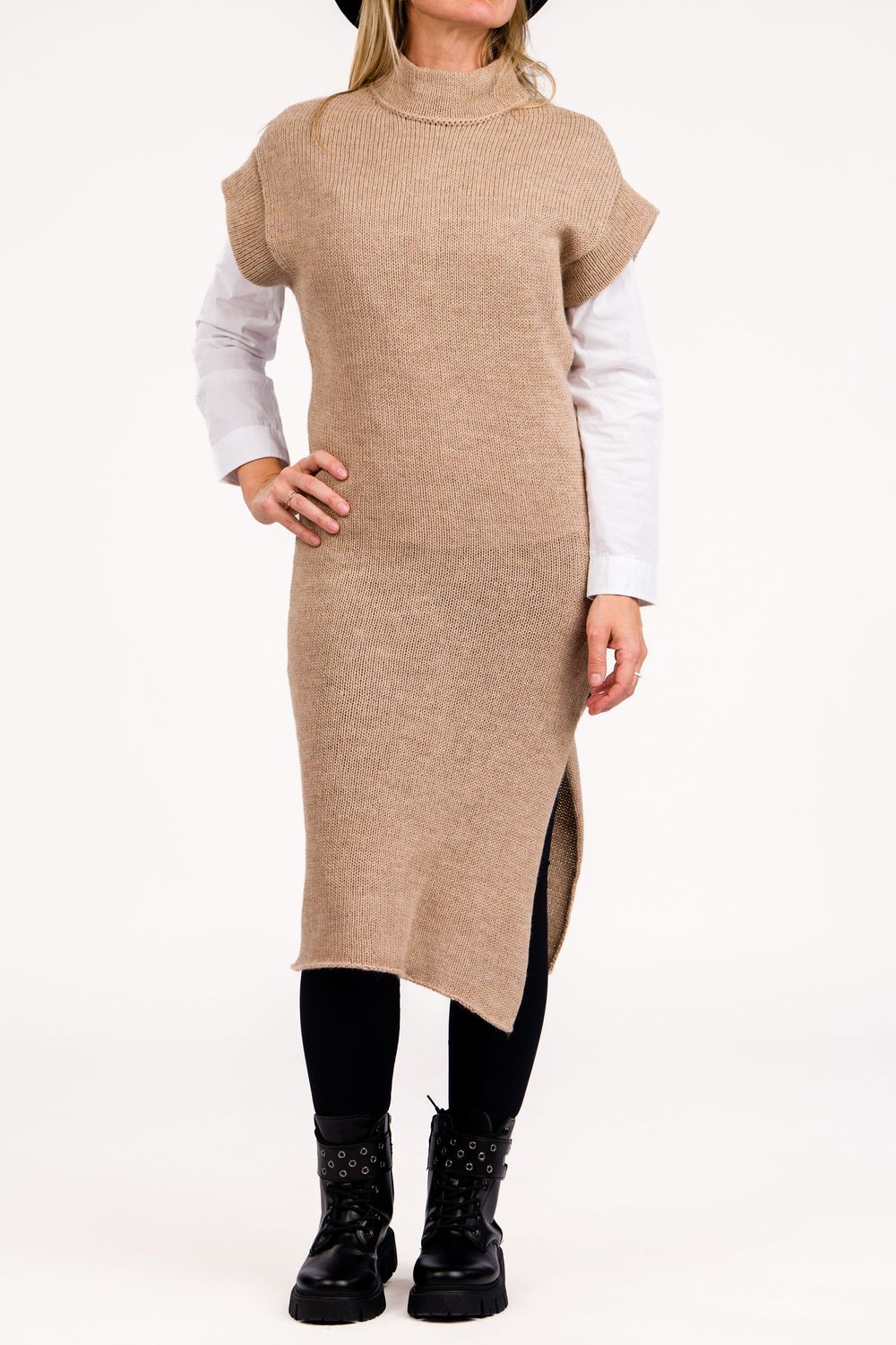 Vestes tipa kleita (zem ceļa)