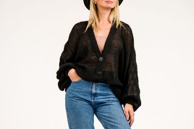 Melna jaka ar platām piedurknēm Melna jaka ar platām piedurknēm