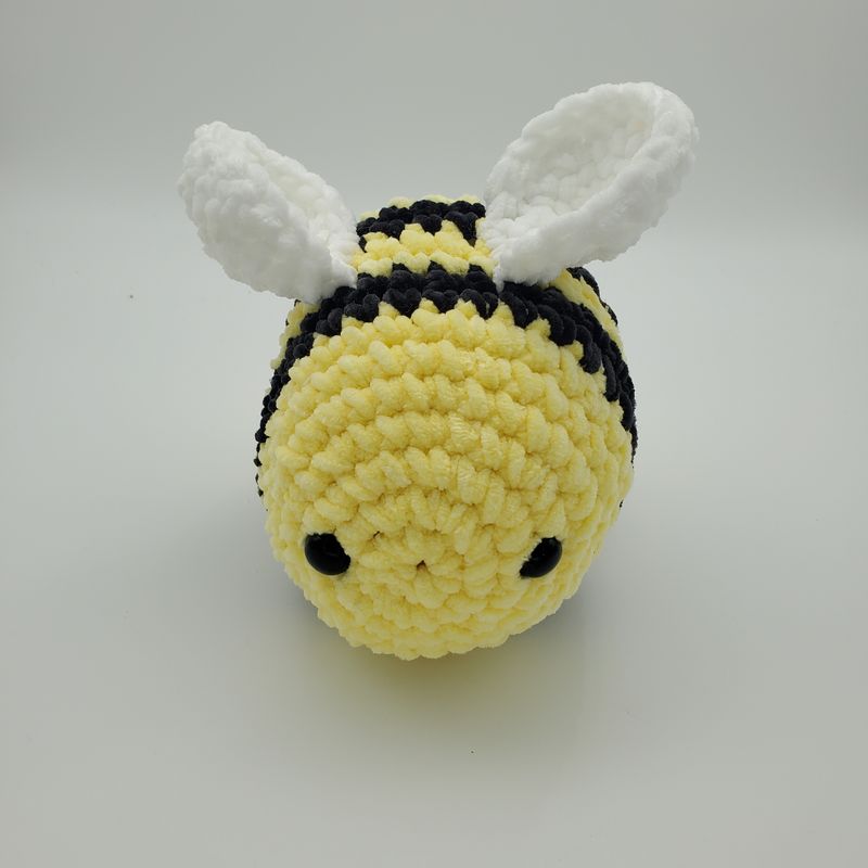 Crochet Buddy - Bert the bumble bee