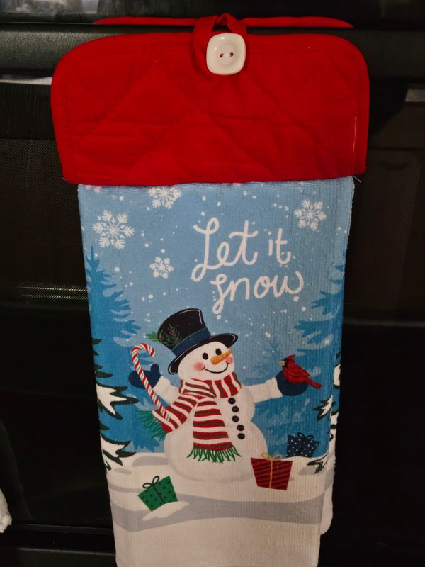 Winter hanging towel with oven mitt
