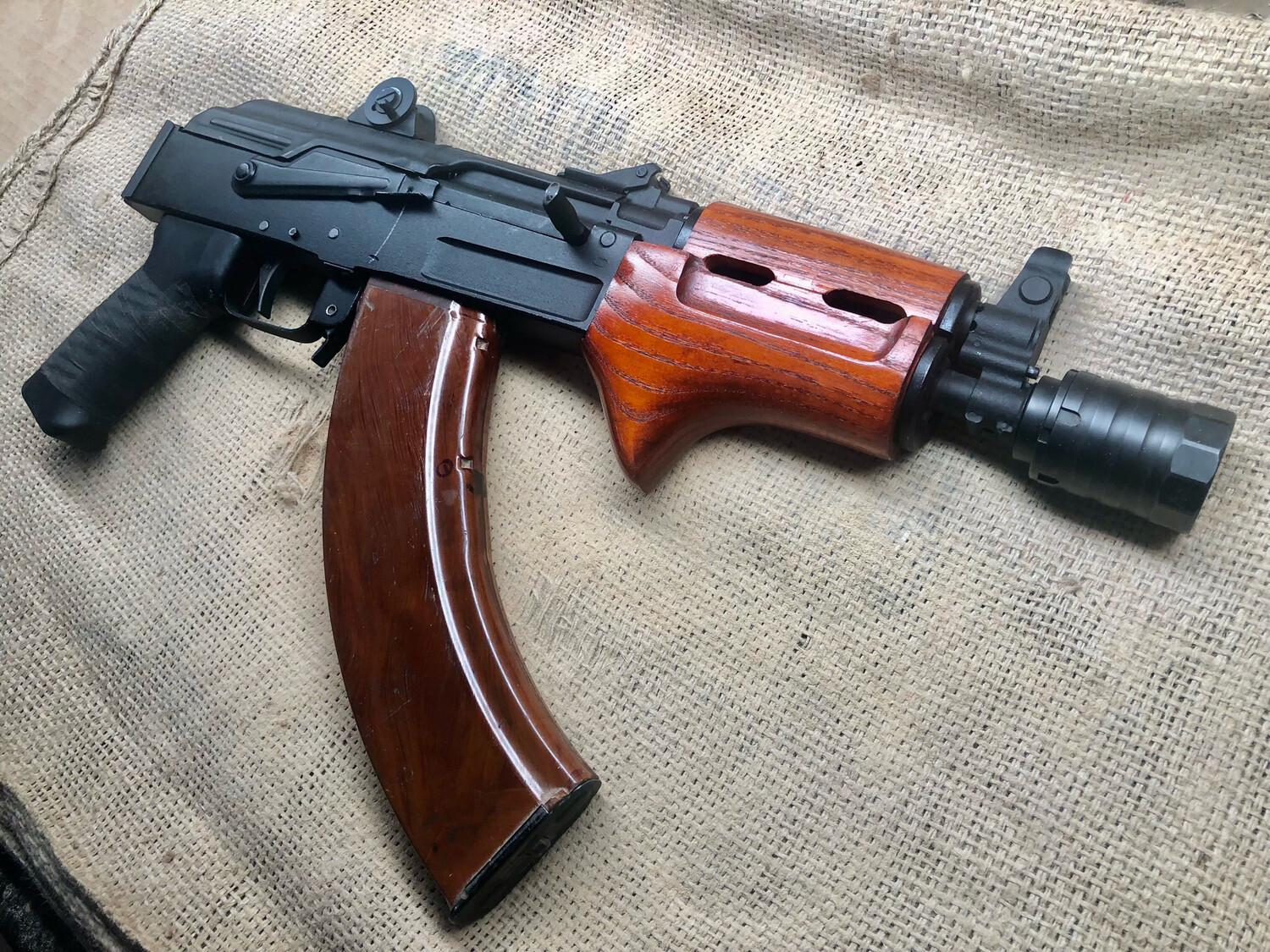 Krinkov and Sam7k Shark Fin Handguard