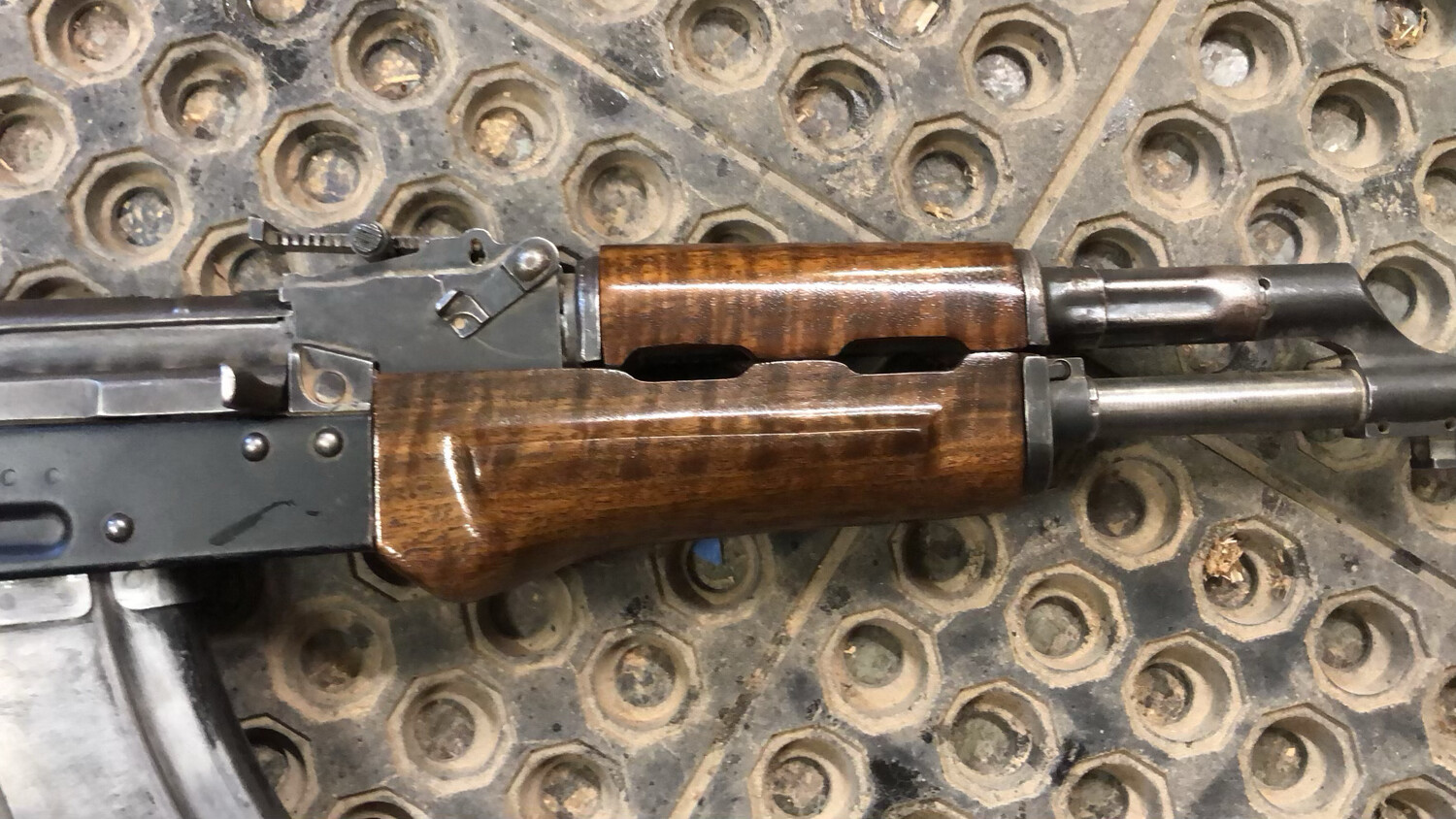 Plain Bulge Side AKM Handguard