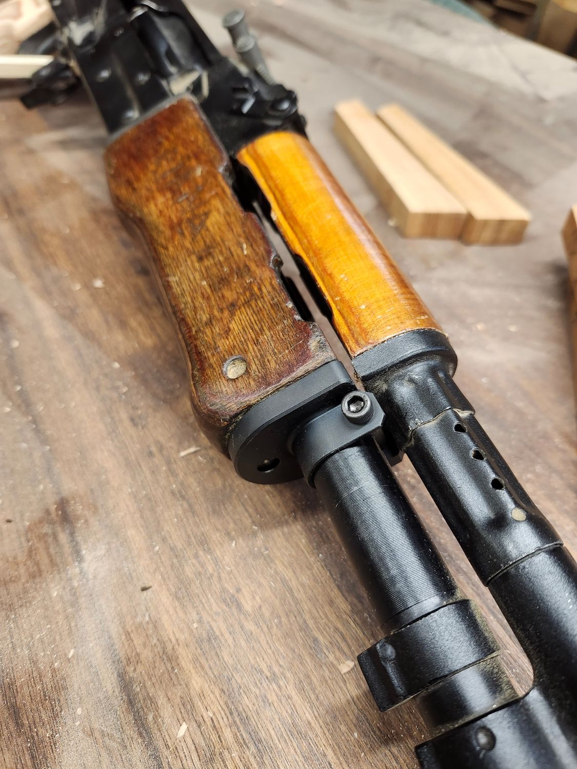 VEPR &quot;clamp-on&quot; Handgaurd Retainer