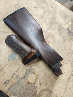 Straight cut mak-90 stock and Blem grip