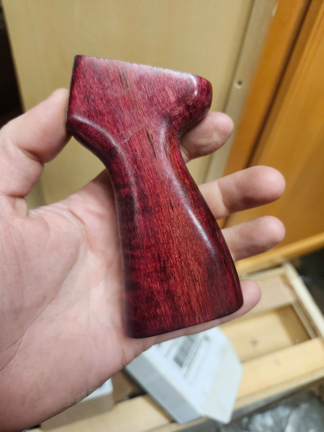 Red humpback