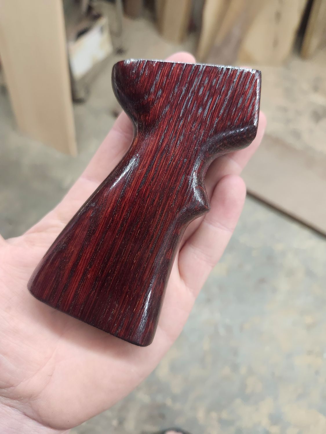 extra finger groove grip
