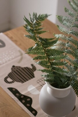 RUNNER • TEA PARTY