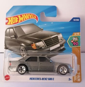 Hot Wheels 70&#39;s vs 90&#39;s Mercedes Benz 500E