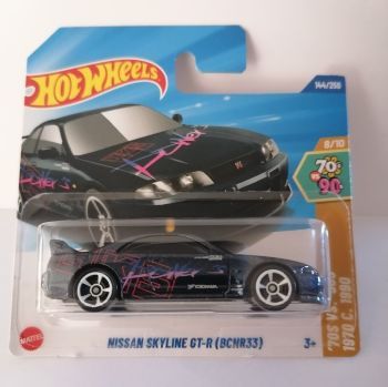 Hot Wheels 70&#39;s vs 90&#39;s Nissan Skyline GT-R(BCNR33)