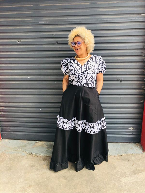 The Elegant Contrast Maxi Set