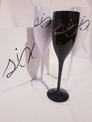 SIX Syrup Flute (Black)