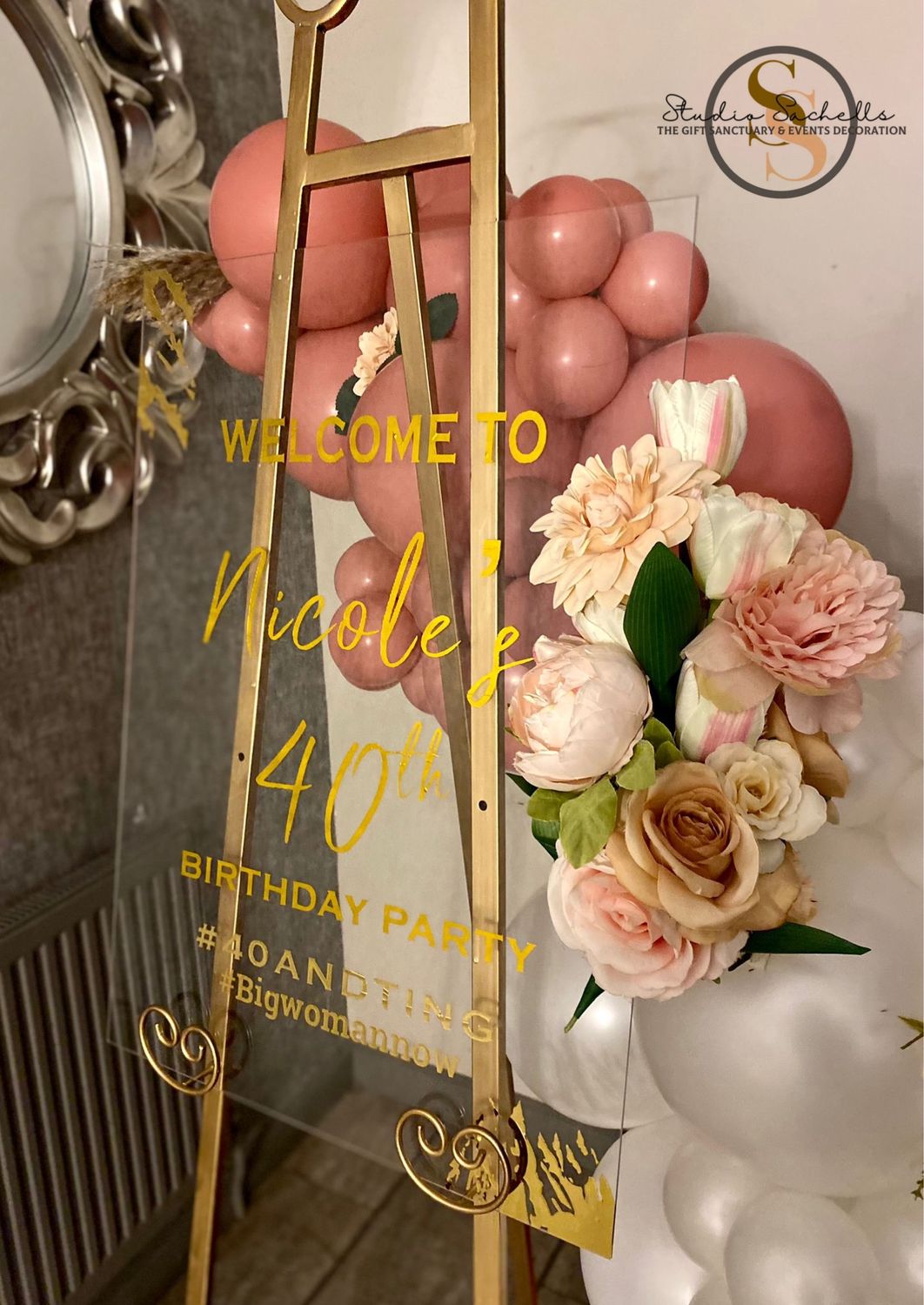 Easel Hire and Balloons