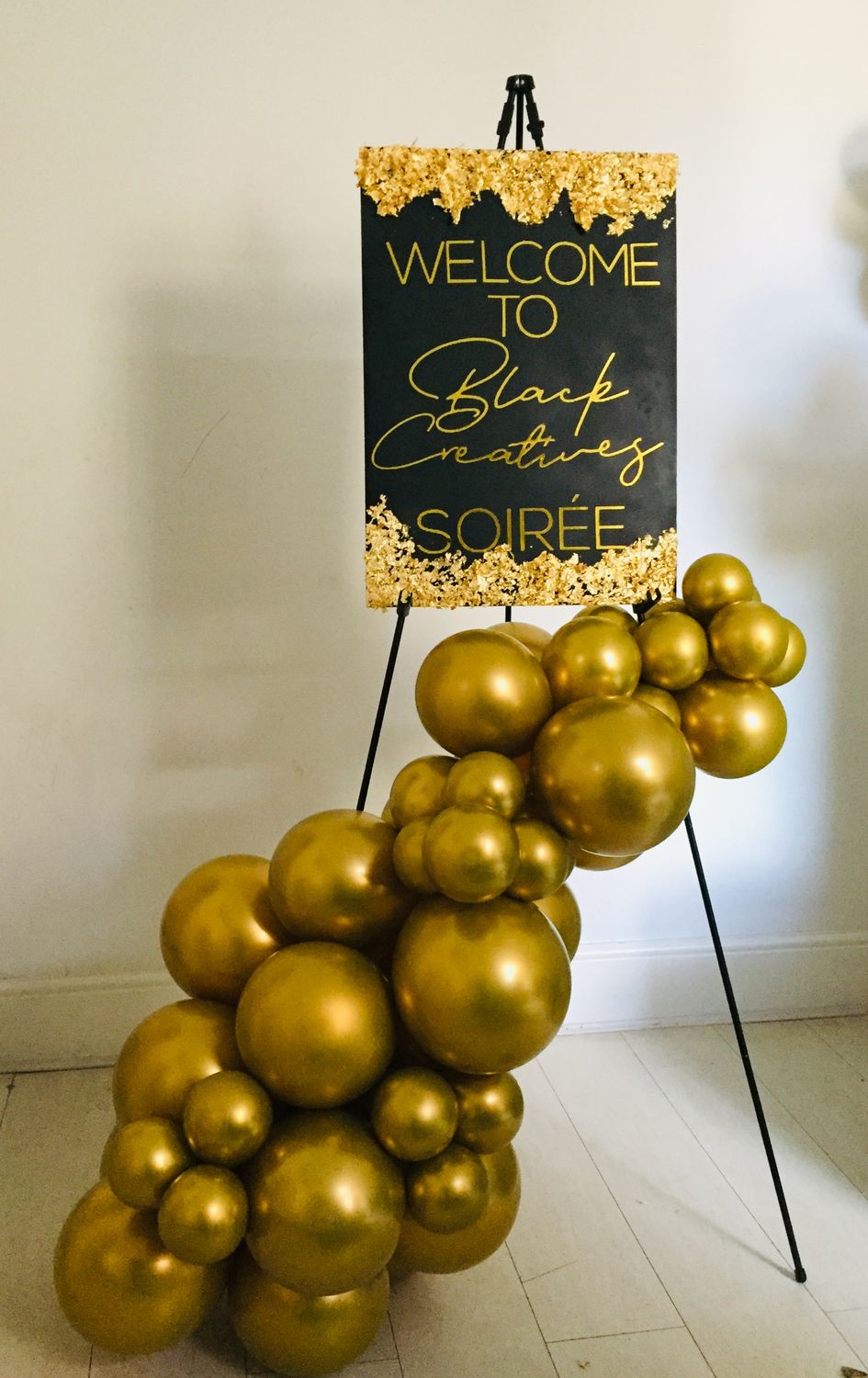 Easel Hire and Balloons