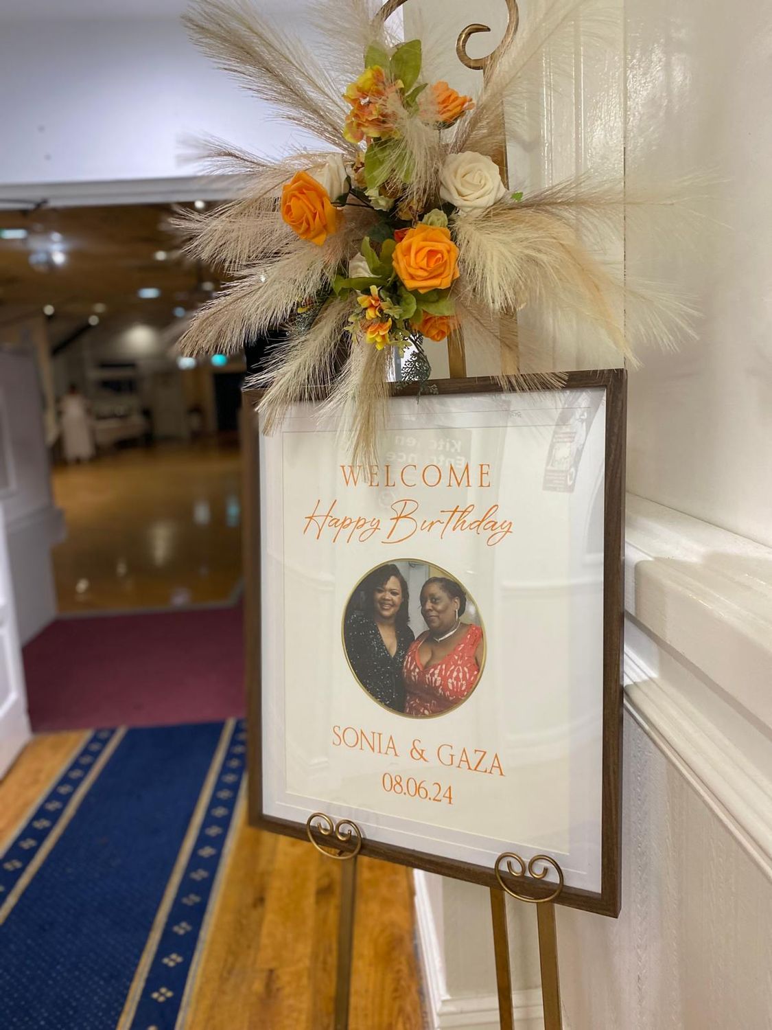 Easel Hire and Balloons