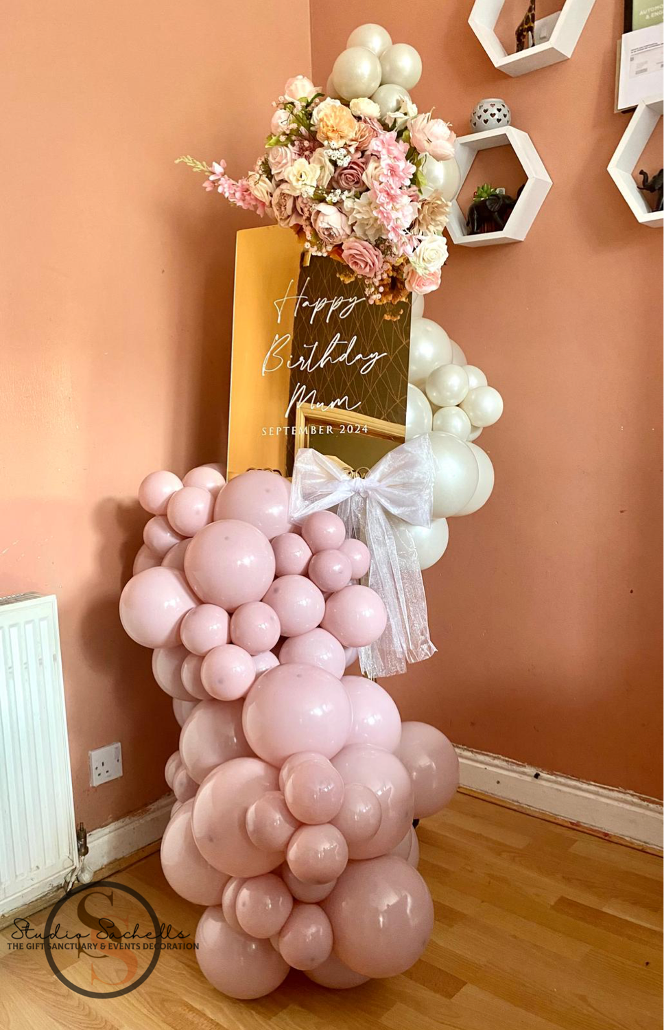 Easel Hire and Balloons