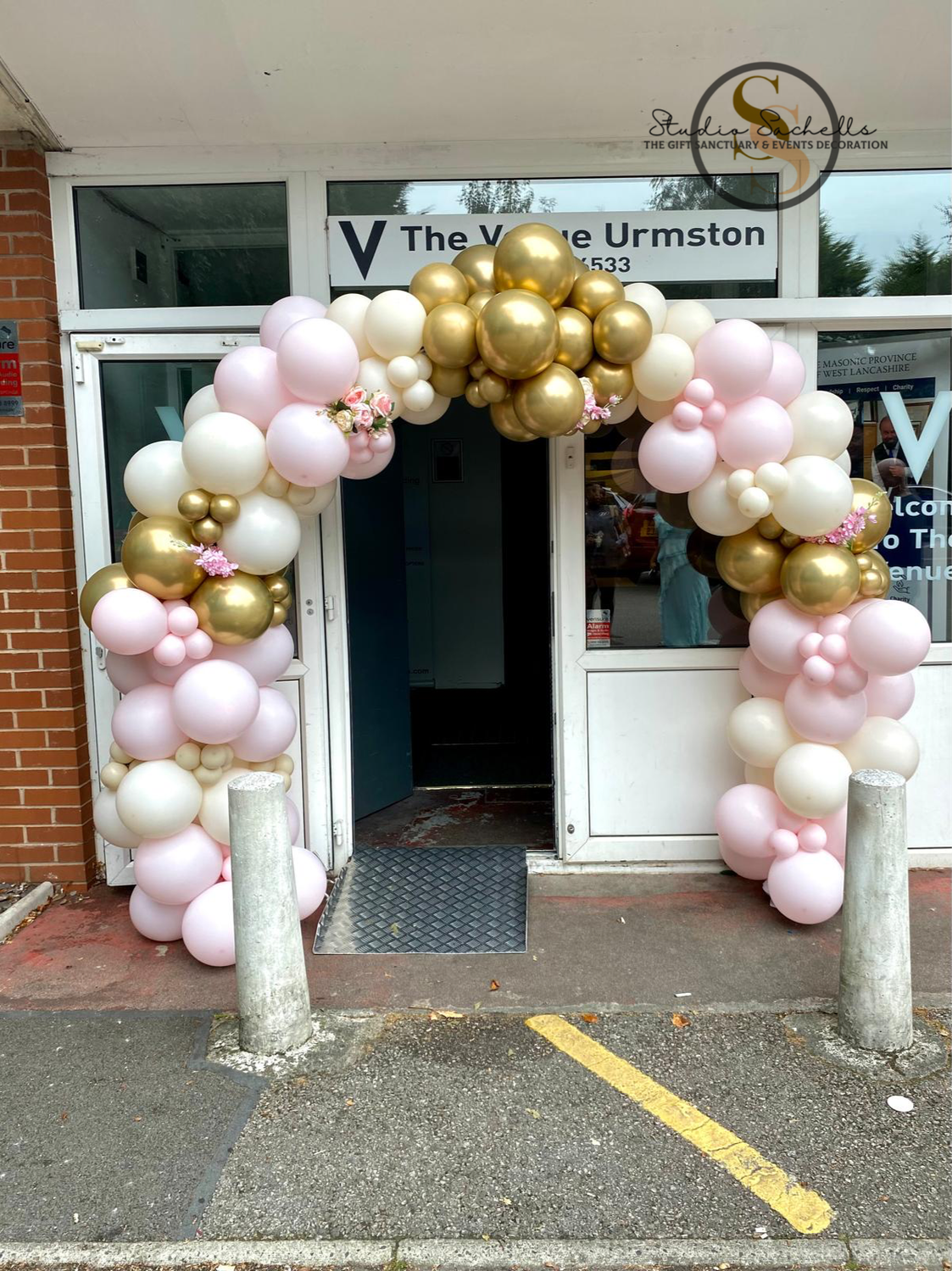 ENQUIRIES PLEASE NOTE THIS IS AN ENQUIRY AND NOT A PURCHASE. THERE WILL BE NO CHARGE AT CHECKOUT (unless purchasing from our store) We will be in contact within 24hrs to discuss your enquiry.