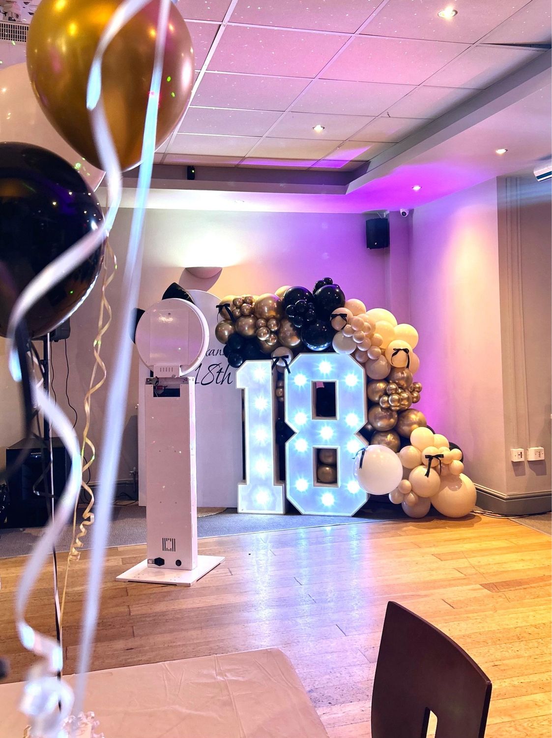 Bowtastic Sailboard LEDs and Balloons